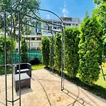Bratanov Vip Vision ساني بيتش