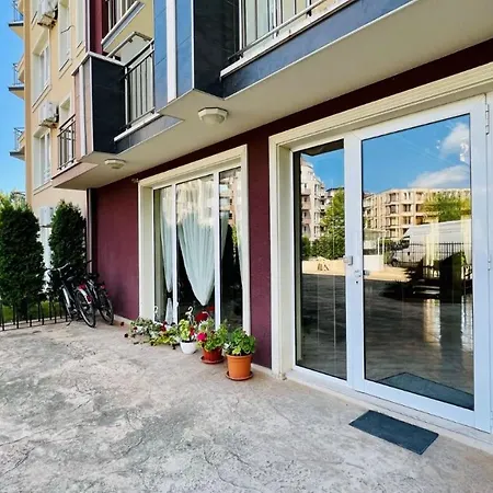 Bratanov Vip Vision Apartman Napospart